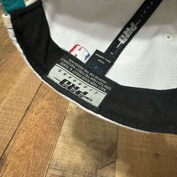 San Antonio Spurs PRO STANDARD NBA Adjustable Cap Hat Black Leather Visor Strap - Picture 8 of 11